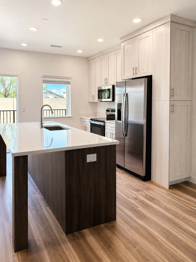 Gourmet Kitchen - Lofts at G Diamond Ranch