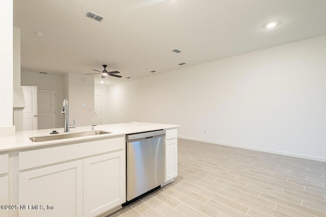 Photo - 2181 Windward Cay Ln