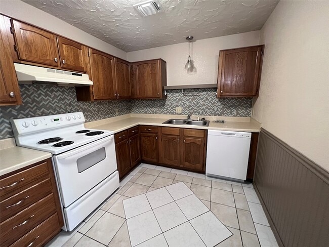 Photo - 11913 Metmora Ct