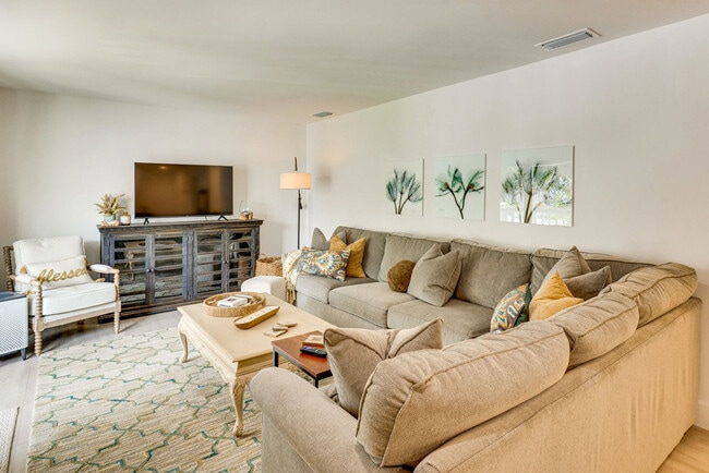 Building Photo - 62 Ocean Blvd Unit SI FL2-ID1601858P