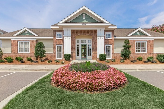 BEAUTIFUL LANDSCAPING - Heather Ridge