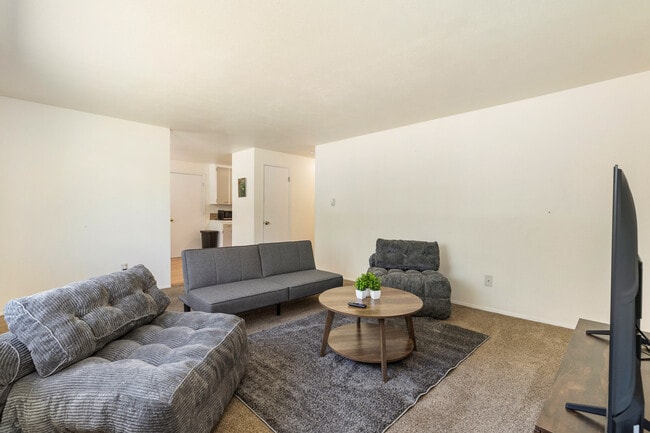 Photo - 15706 Ash Way Unit ID1289576P