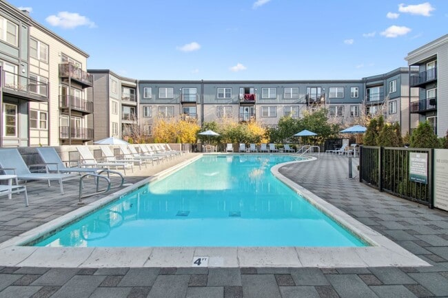 Building Photo - Bay House Emeryville