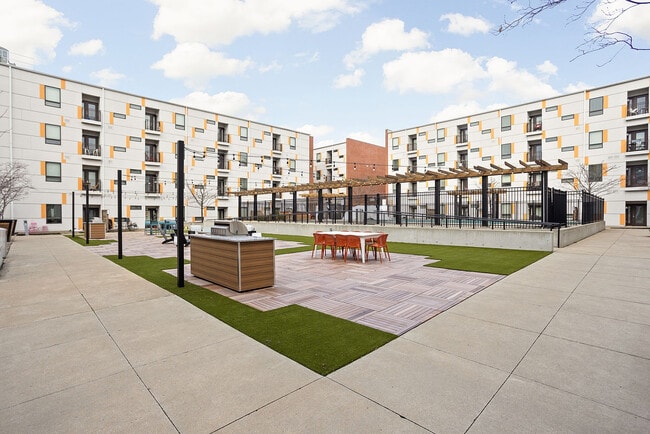 Outdoor patio and grill station - Lockerbie Lofts