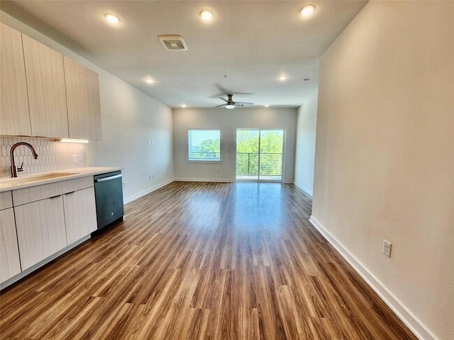 Photo - 4802 S Congress Ave Unit 208