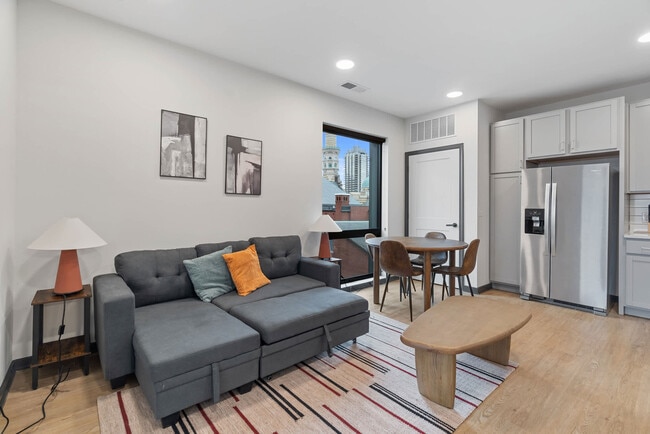 Building Photo - 423 E Michigan St Unit ID1032095P