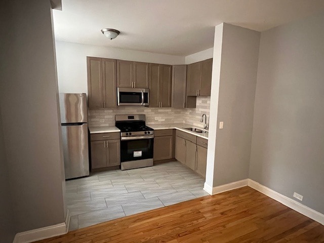 Photo - Lakeside Apartments