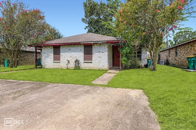 Building Photo - 1611 Hazelwood St Unit A