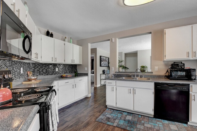 Photo - Sequoia Meadows