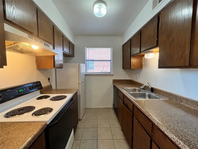 Photo - 2526 W Prairie St Unit 203