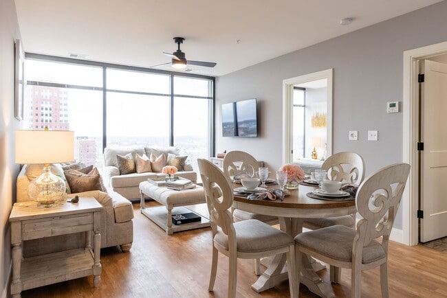 Photo - The Residence at 1000 Elm