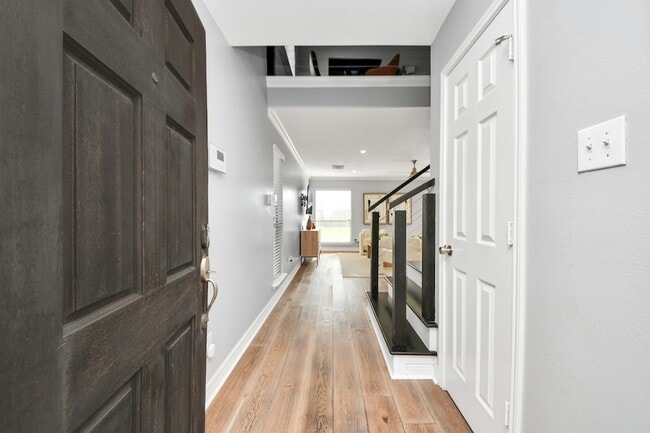 Building Photo - 10814 Tobar Falls Cir