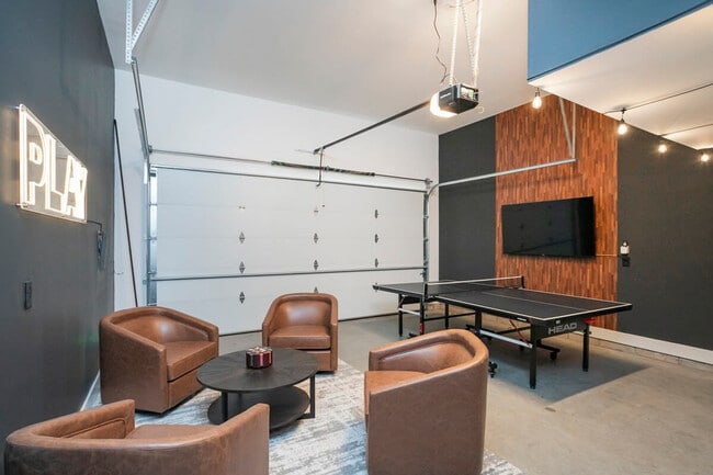 Building Photo - 1405 Napoleon St Unit ID1312339P