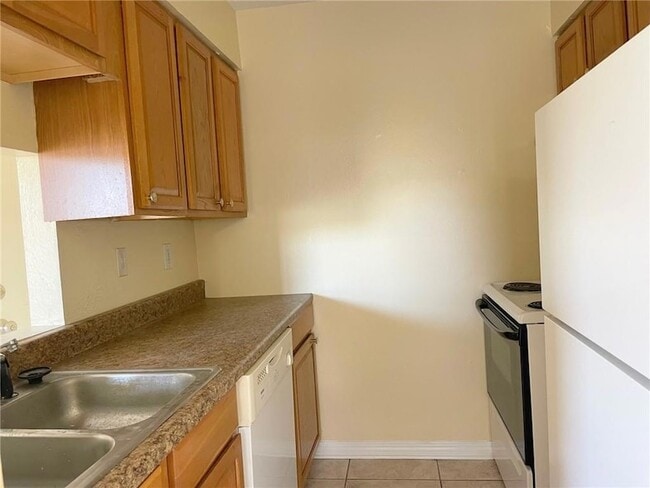 Photo - 213 Rosebud St Unit F