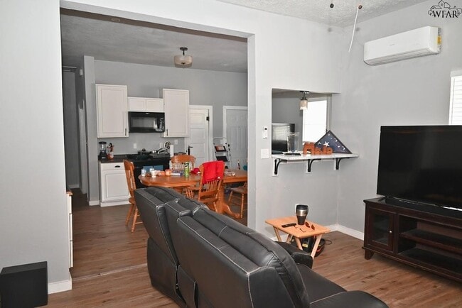 Photo - 1908 10th St