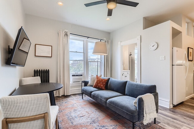 Building Photo - 2805 E 16th Ave Unit ID1026240P