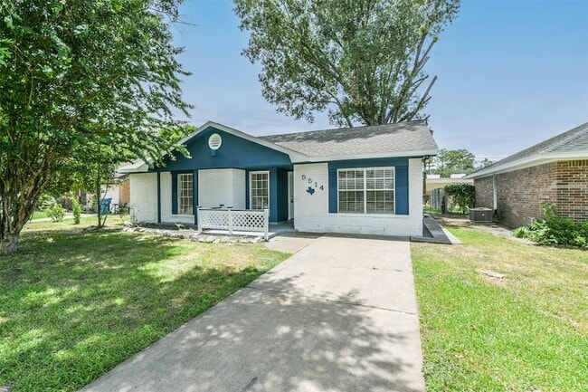 Building Photo - 5514 Vickita Dr