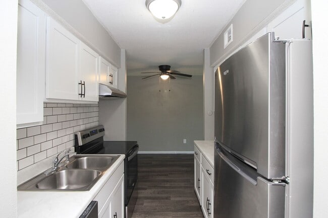Photo - Teak Apartments