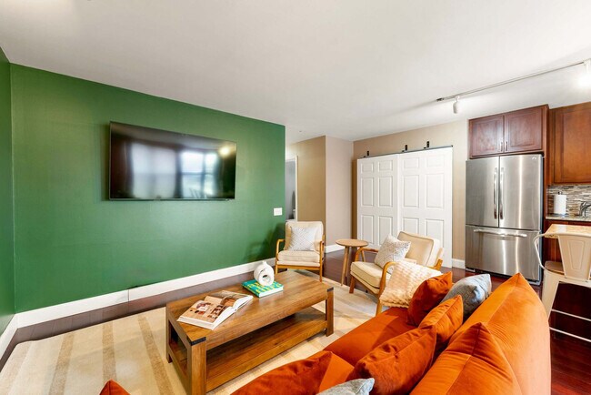 Photo - 1600 N Halsted St Unit ID1035504P