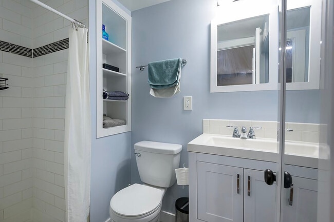 Photo - 717 F St NE Unit ID1011206P