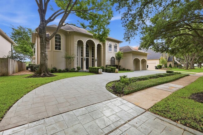 Photo - 3315 Riviera Dr