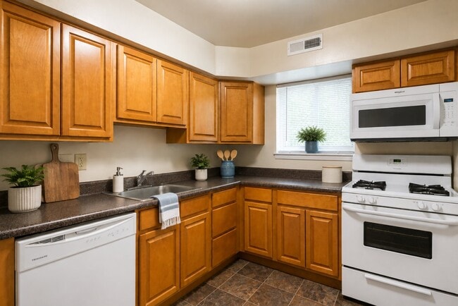 Photo - Glen Mar Apartment Homes