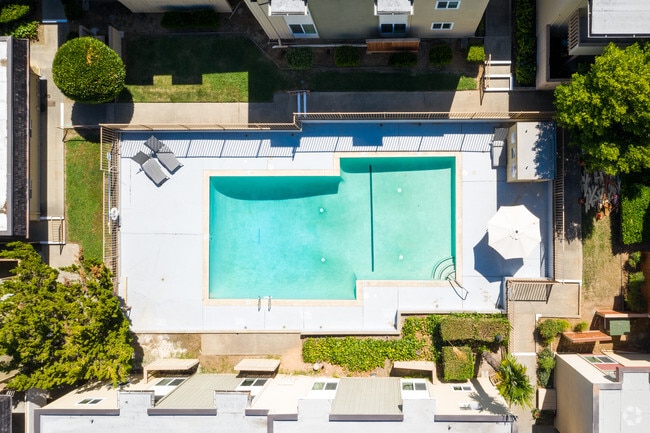 Photo - Crestview North Apartments