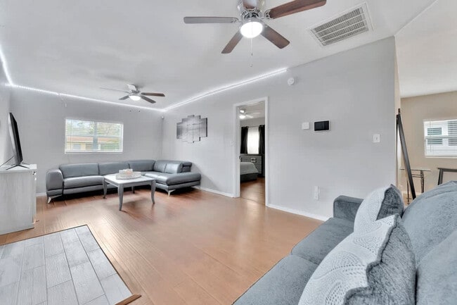 Photo - 1905 W St Louis St Unit ID1324835P