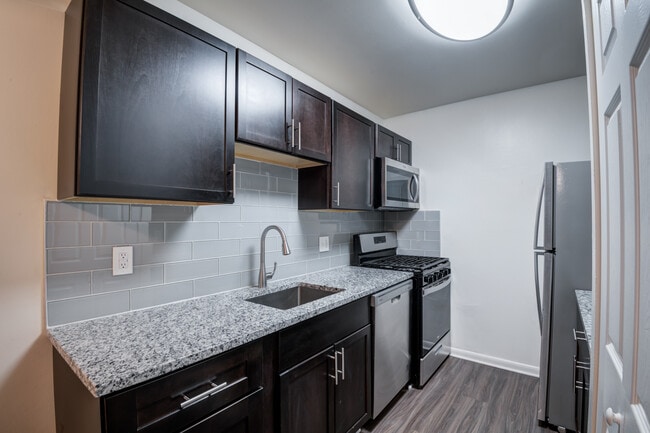 Photo - Bennington Crossings Apartment Homes