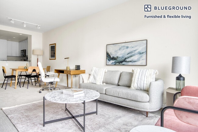 Photo - 550 Moreland Way