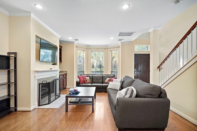 Photo - 90 McGowen St