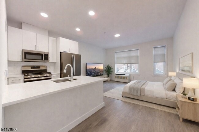 Photo - 1181 Morris Ave