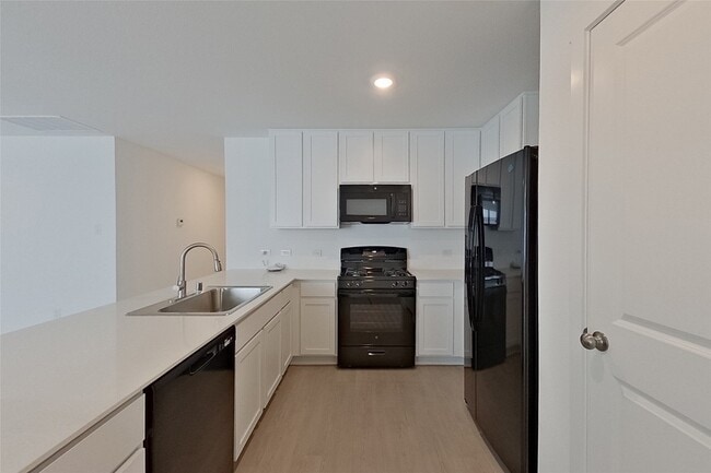 Photo - 827 Ginkgo Wy