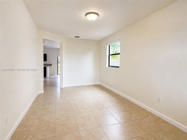 Photo - 312 SE 37th Ter