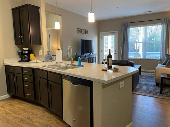 Photo - 4788 Holmes St Unit ID1257787P