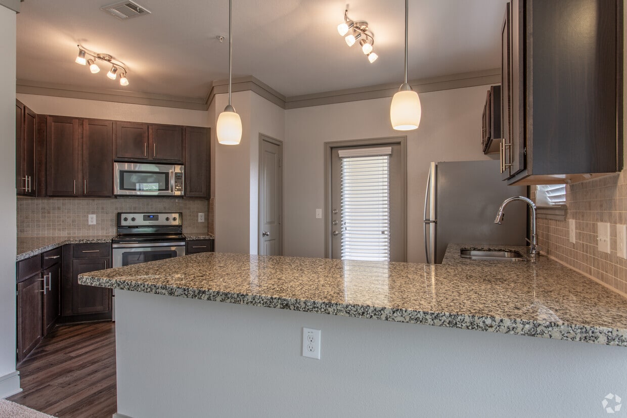 Floor Plan - Towne Lake