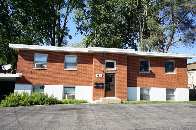 Building Photo - 67 N Aldine St Unit 6
