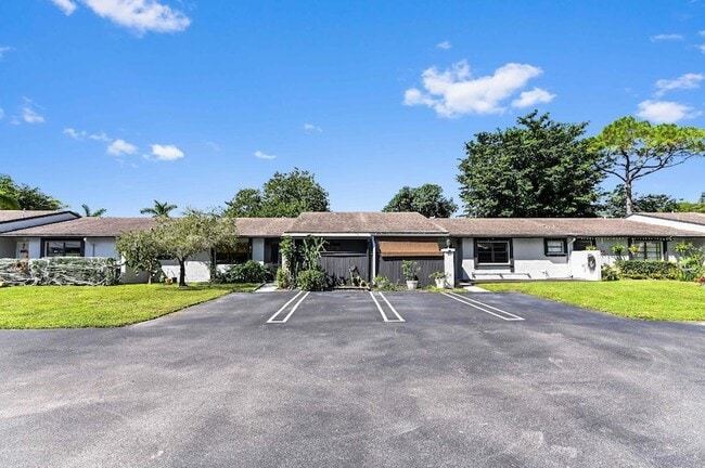 Building Photo - 81 Westecunk Dr