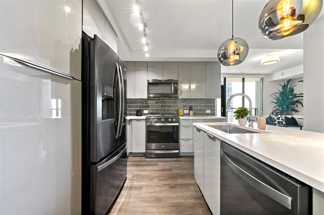 Photo - 1400 W Peachtree St NW Unit ID1351865P