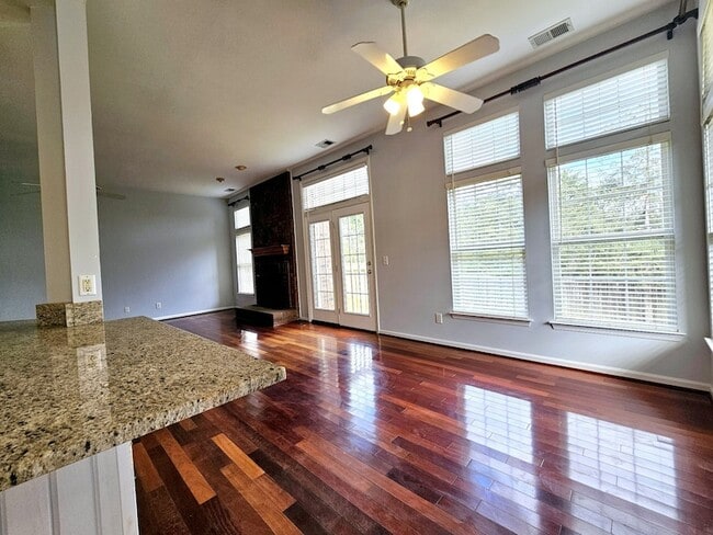 Photo - 2408 Bayview Dr