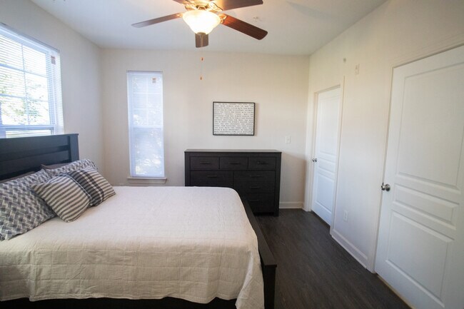Photo - 8122 Hydon Dawn Ln Unit SI ID1225815P