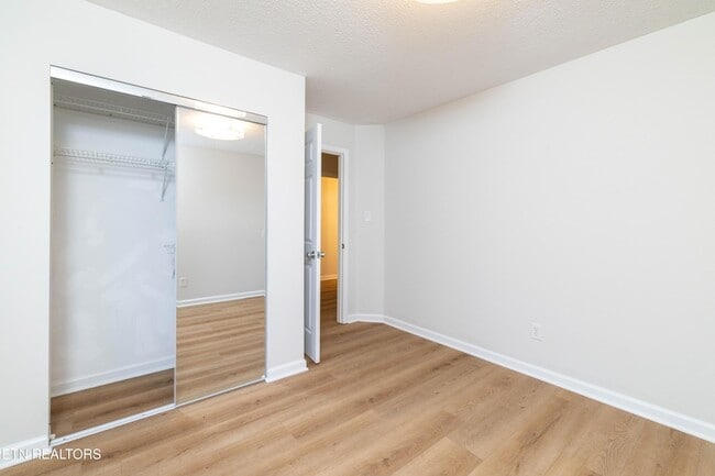 Photo - 1035 Nod St