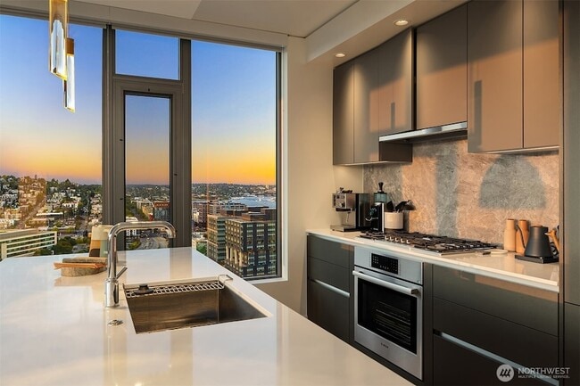 Photo - 2510 6th Ave