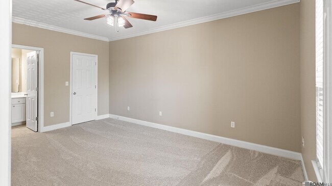 Photo - 4441 Burbank Dr Unit 604