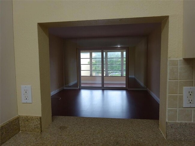 Photo - 6050 NW 64th Ave Unit 307