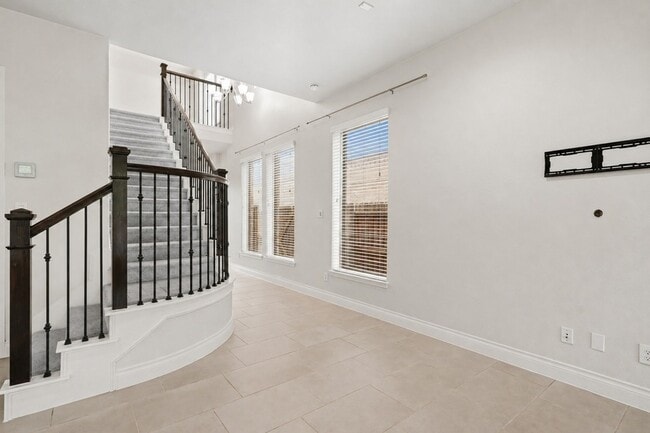 Photo - 9527 Scanlan Heights Ln
