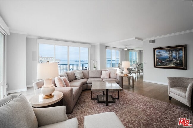 Photo - 850 E Ocean Blvd