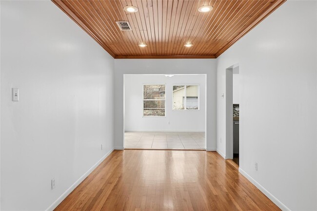 Photo - 2007 Montclaire St