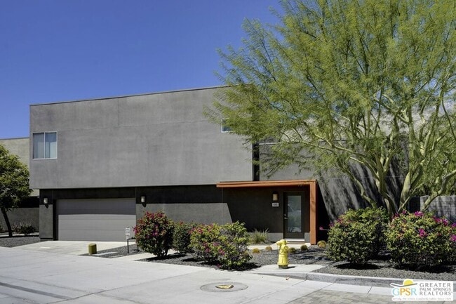 Building Photo - 445 Dion Dr