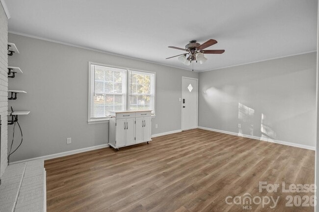 Photo - 4800 Maplecrest Dr